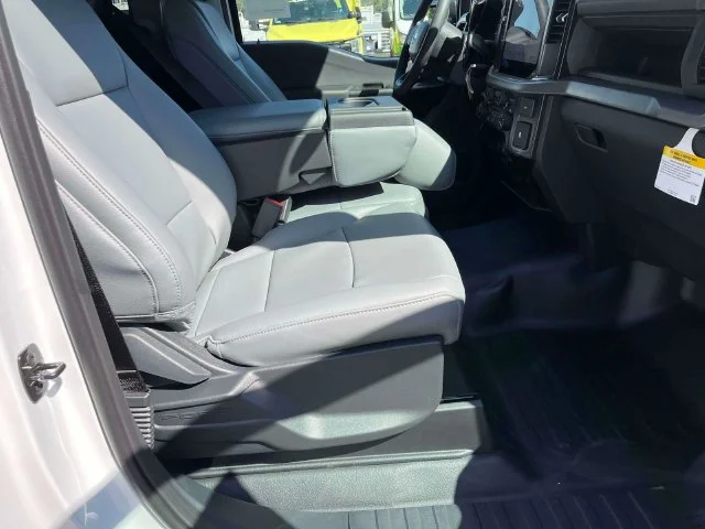 New 2026 Oxford White Ford XL image 16