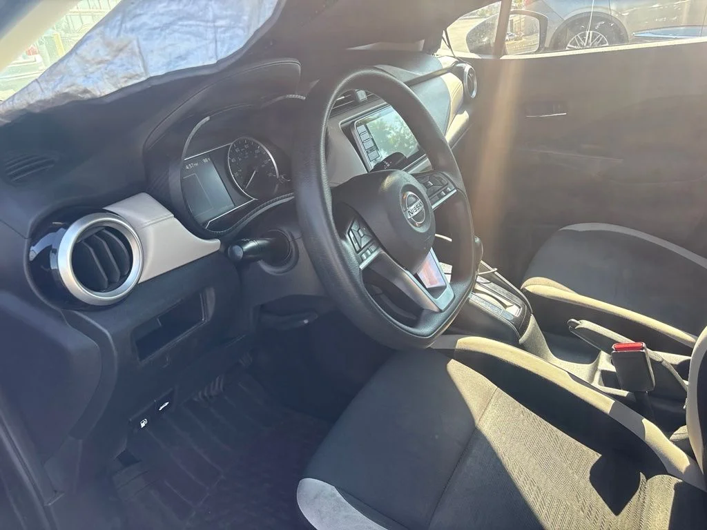 Used 2021 Black Nissan 1.6 SV image 18