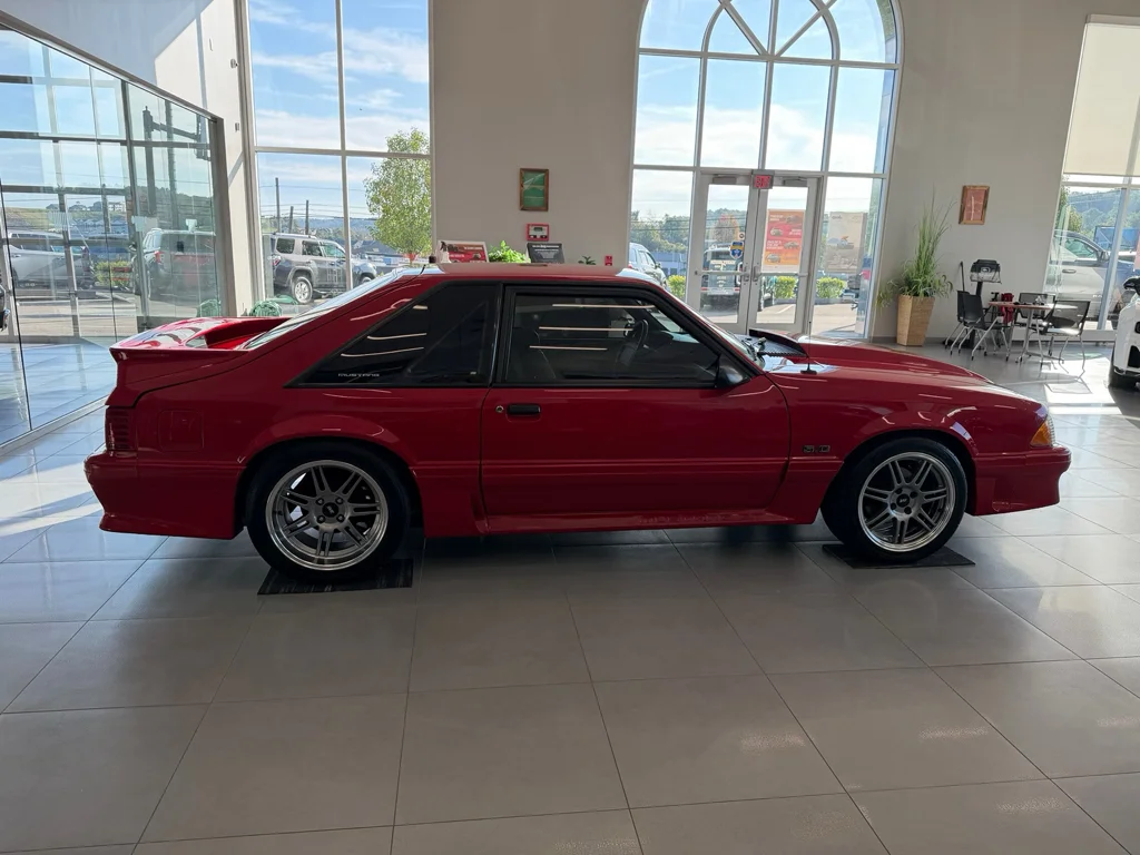 Used 1991 Red Ford GT image 4