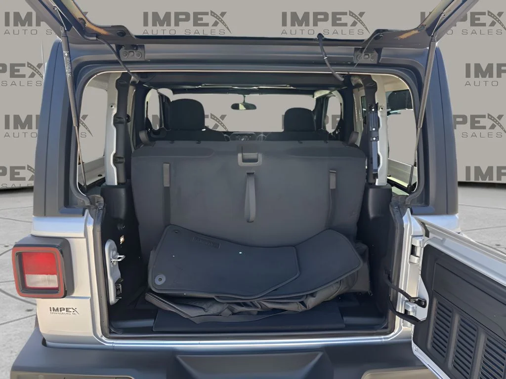 Used 2022 Silver Jeep Sport S image 25