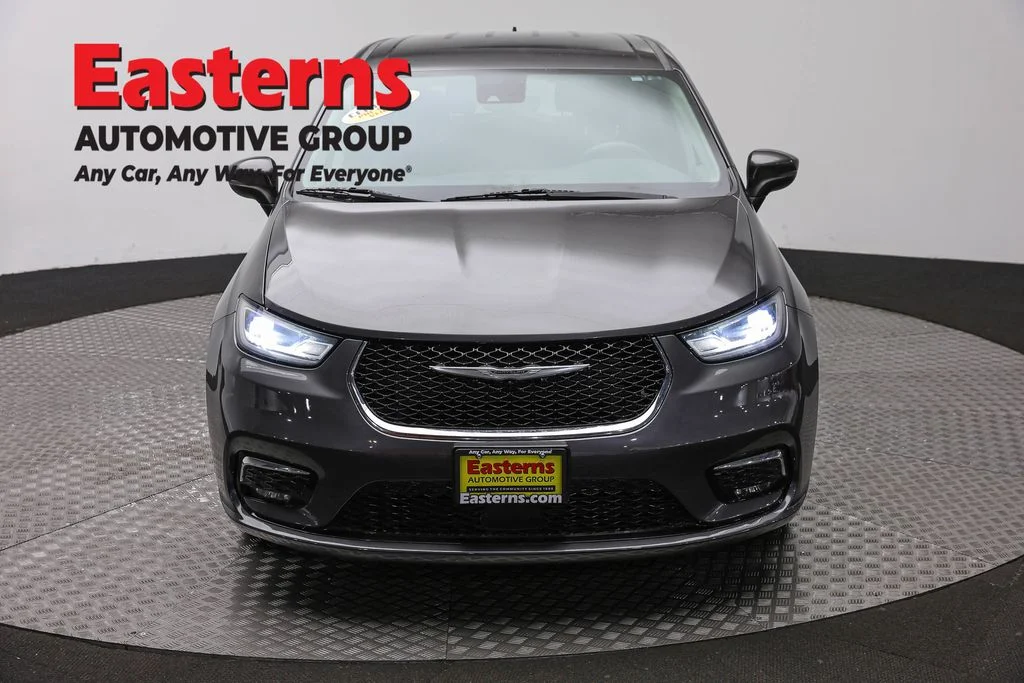 Used 2023 Gray Chrysler Touring L image 2