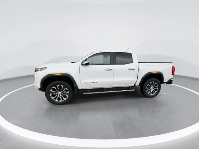 Used 2024 White GMC Denali image 4