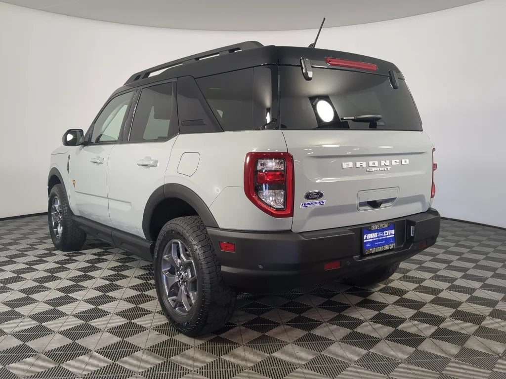 Used 2023 CACTUS GRAY Ford Badlands image 6