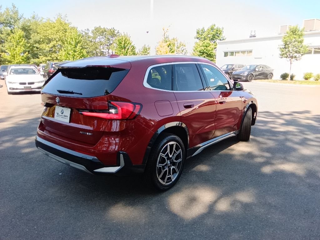Certified Used 2026 Vegas Red Metallic BMW xDrive28i image 7
