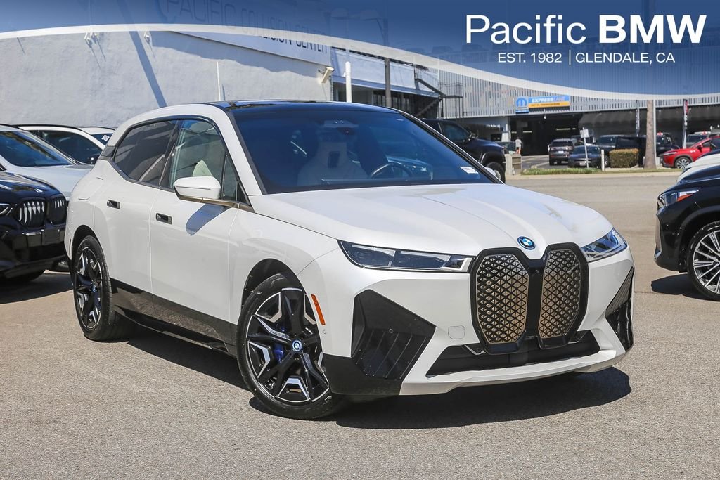 2023 BMW iX xDrive50's photo