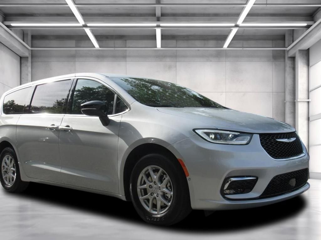 New 2026 Silver Mist Clear-Coat Exterior Paint Chrysler Select image 1