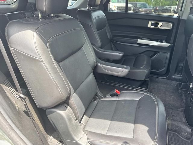 Used 2023 Green Ford Limited image 25
