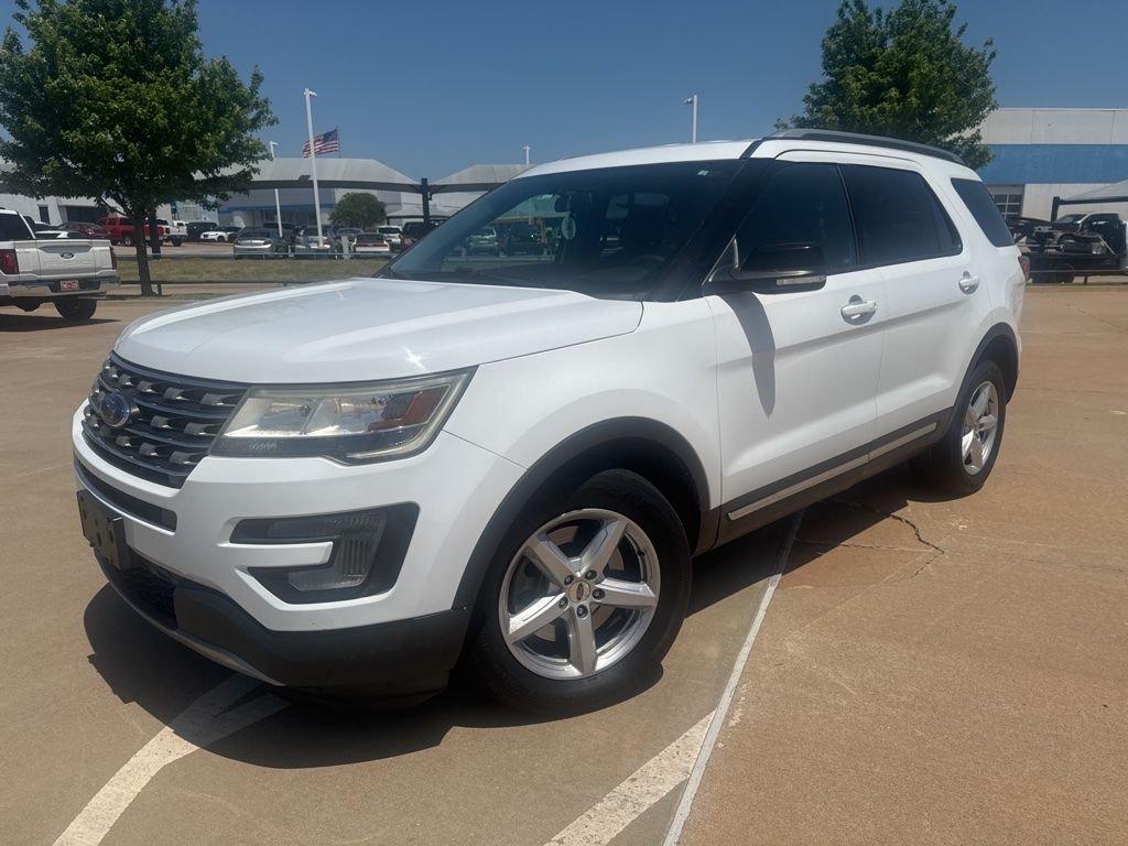 2017 Ford Explorer XLT 4WD's photo