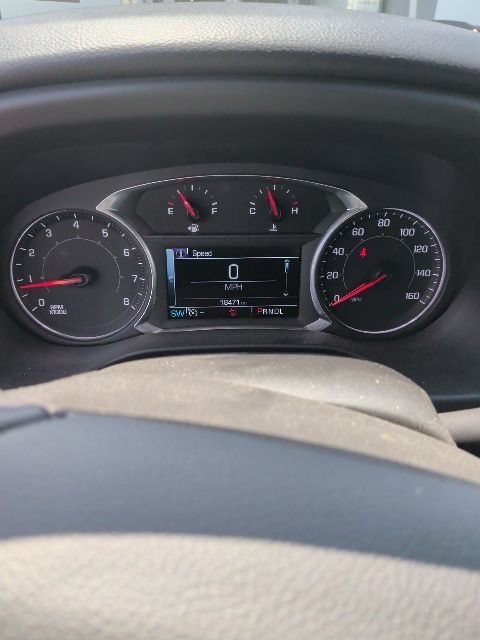Used 2017 WHITE FROST TRICOAT GMC SLE image 3