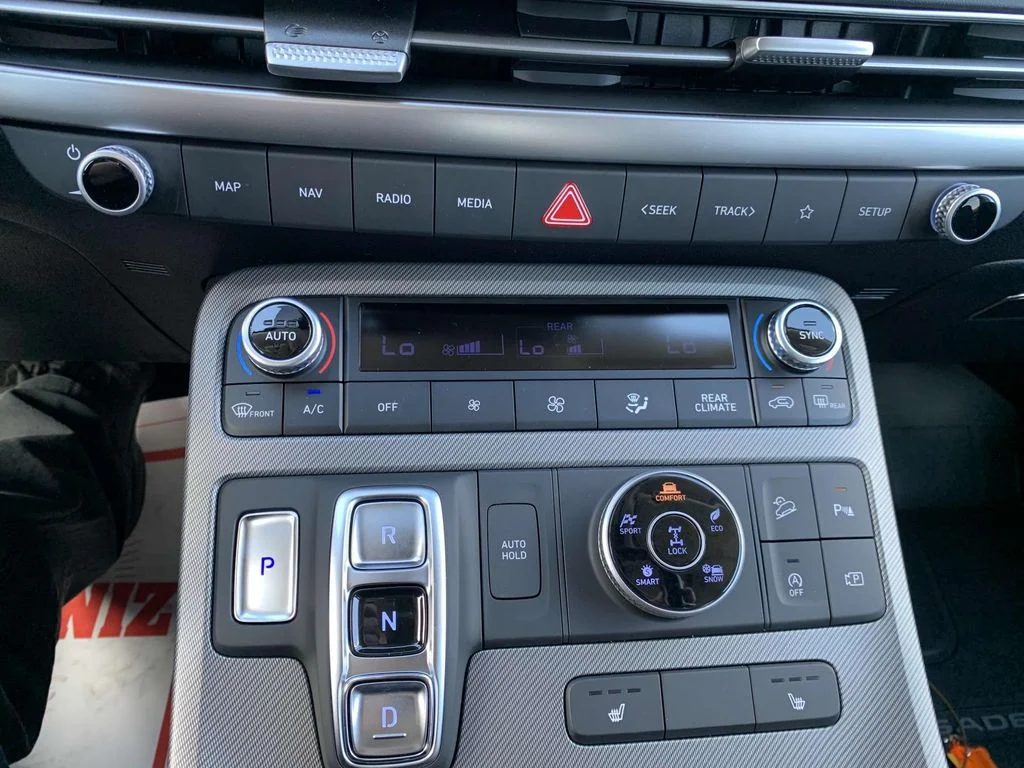 Certified Used 2025 Hyper White Hyundai XRT image 12