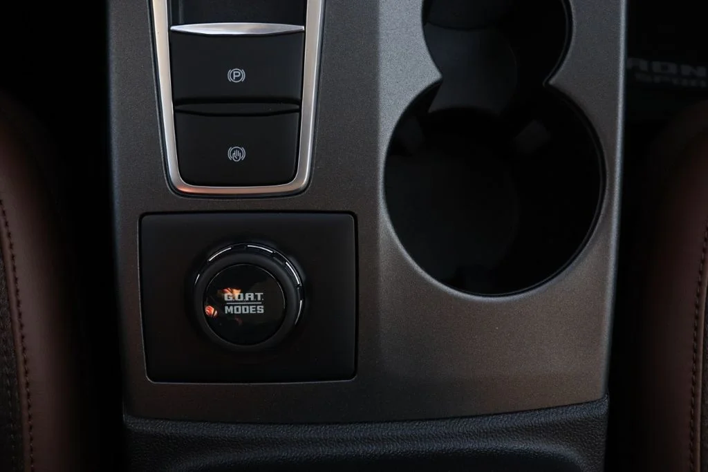 New 2025 Shadow Black Ford Outer Banks® image 19