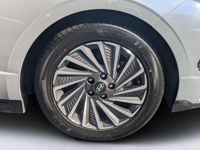 Used 2025 Blue Hyundai SEL image 11