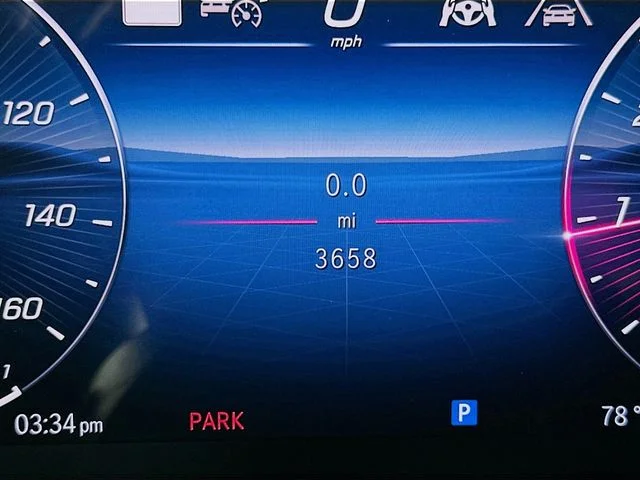 Used 2026 Gray Mercedes-Benz GLC 300 image 12