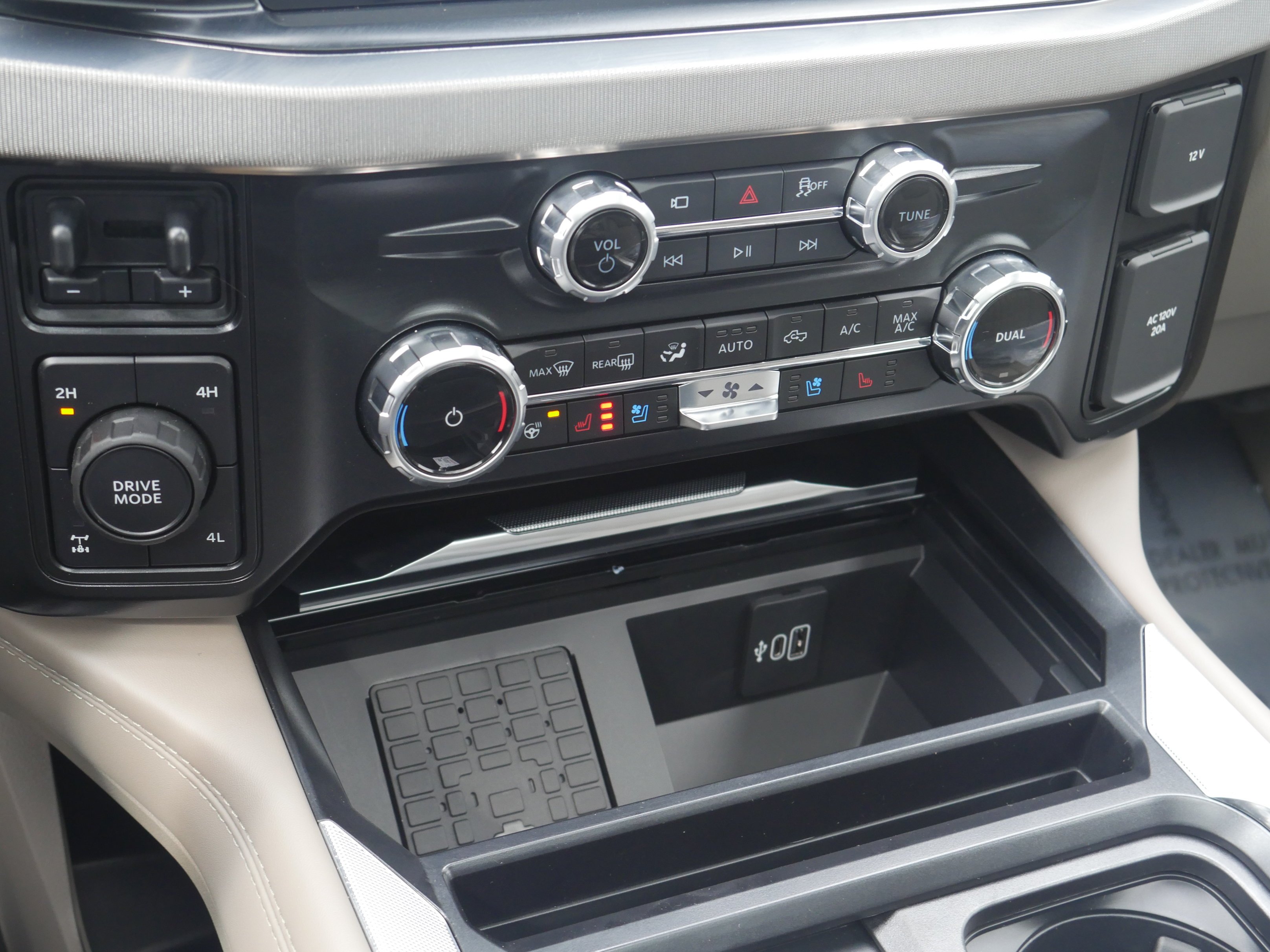 New 2026 Agate Black Metallic Ford F-350® Platinum® image 19