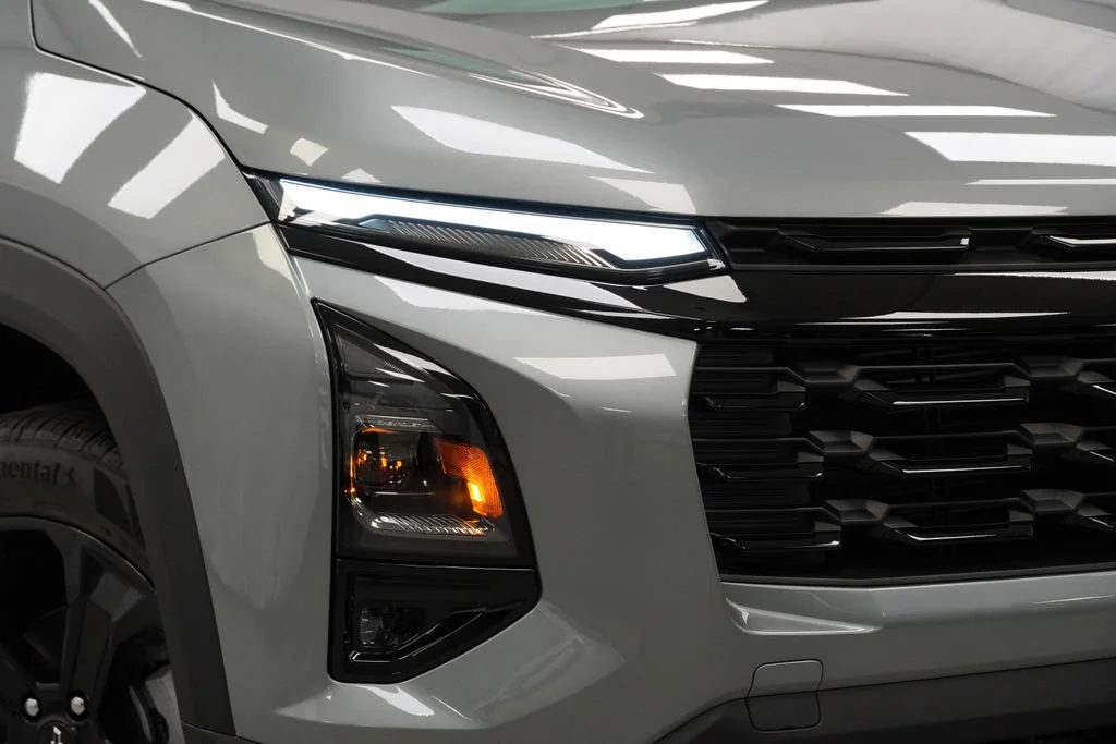 New 2027 Sterling Gray Metallic Chevrolet AWD LT image 30