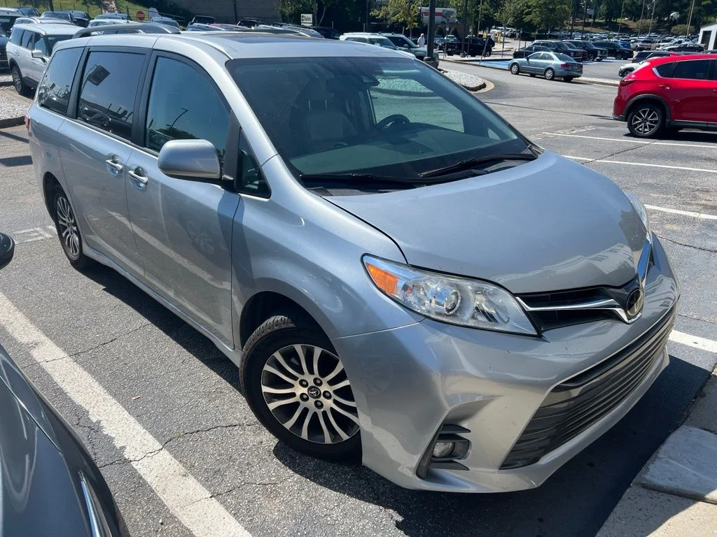 Used 2020 Silver Toyota XLE image 6