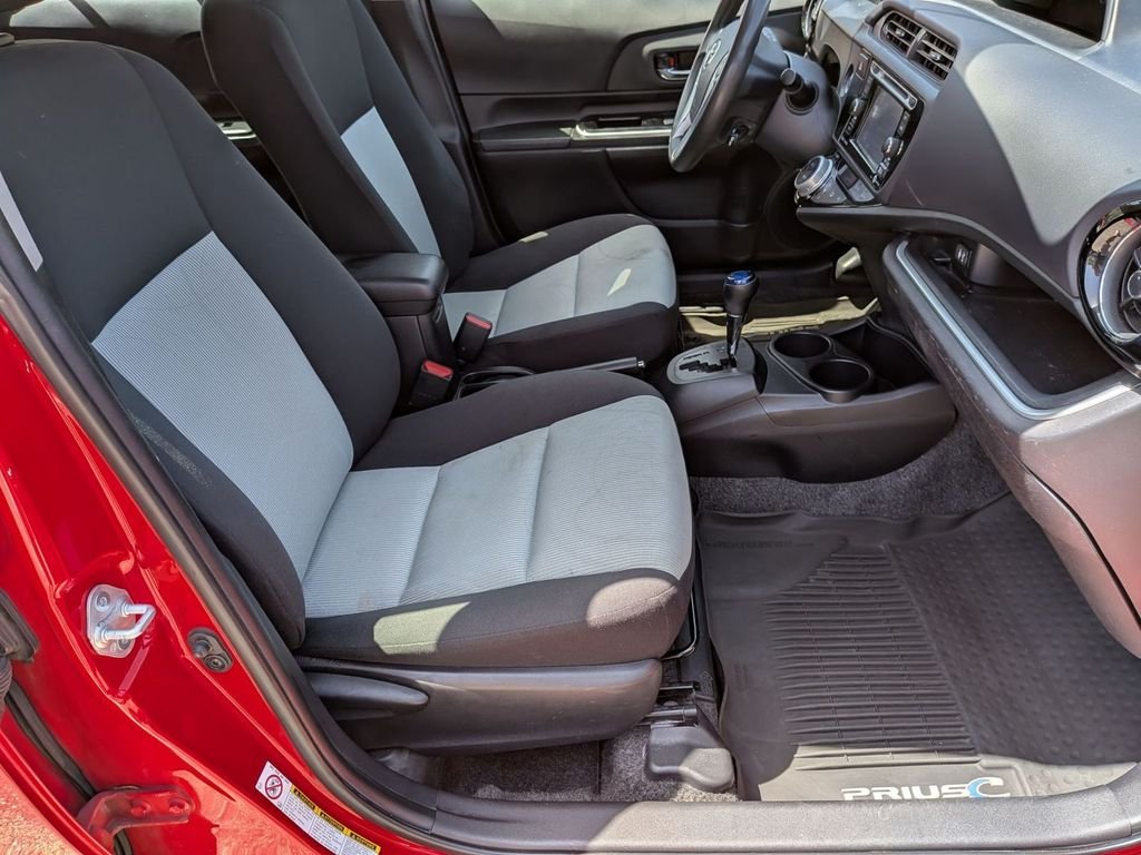 2016 Toyota Prius c Four - Photo 28