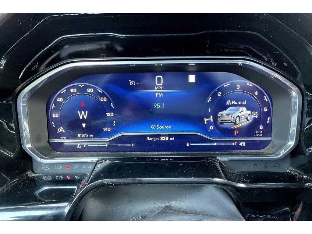 Used 2022 Northsky Blue Metallic Chevrolet High Country image 14