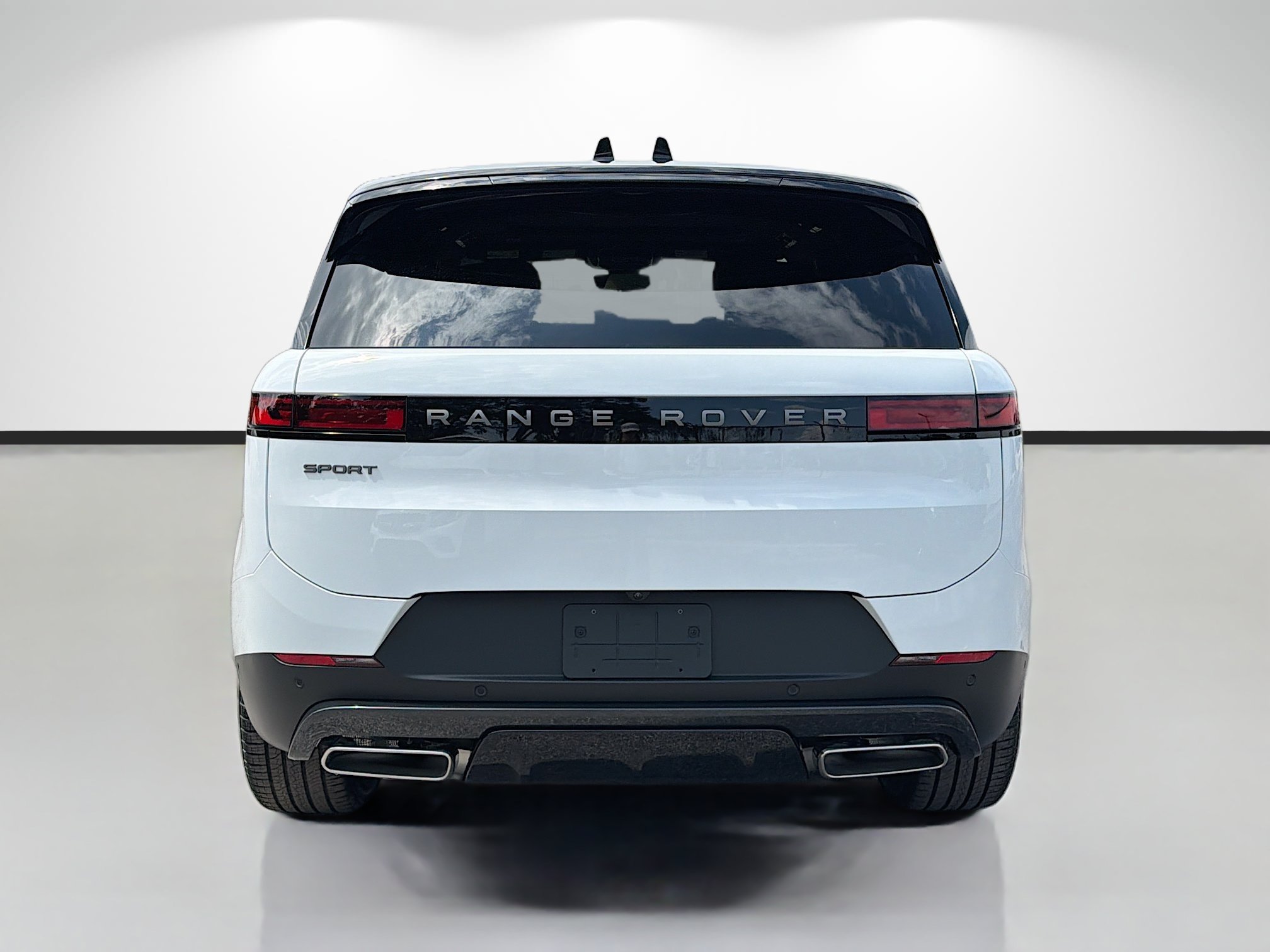New 2026 Fuji White Land Rover SE image 4