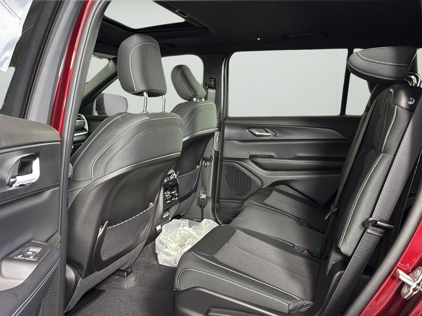 New 2026 Velvet Red Pearlcoat Jeep Laredo X image 7