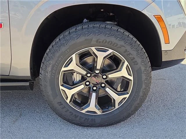 New 2027 Sterling Metallic GMC AT4 image 7