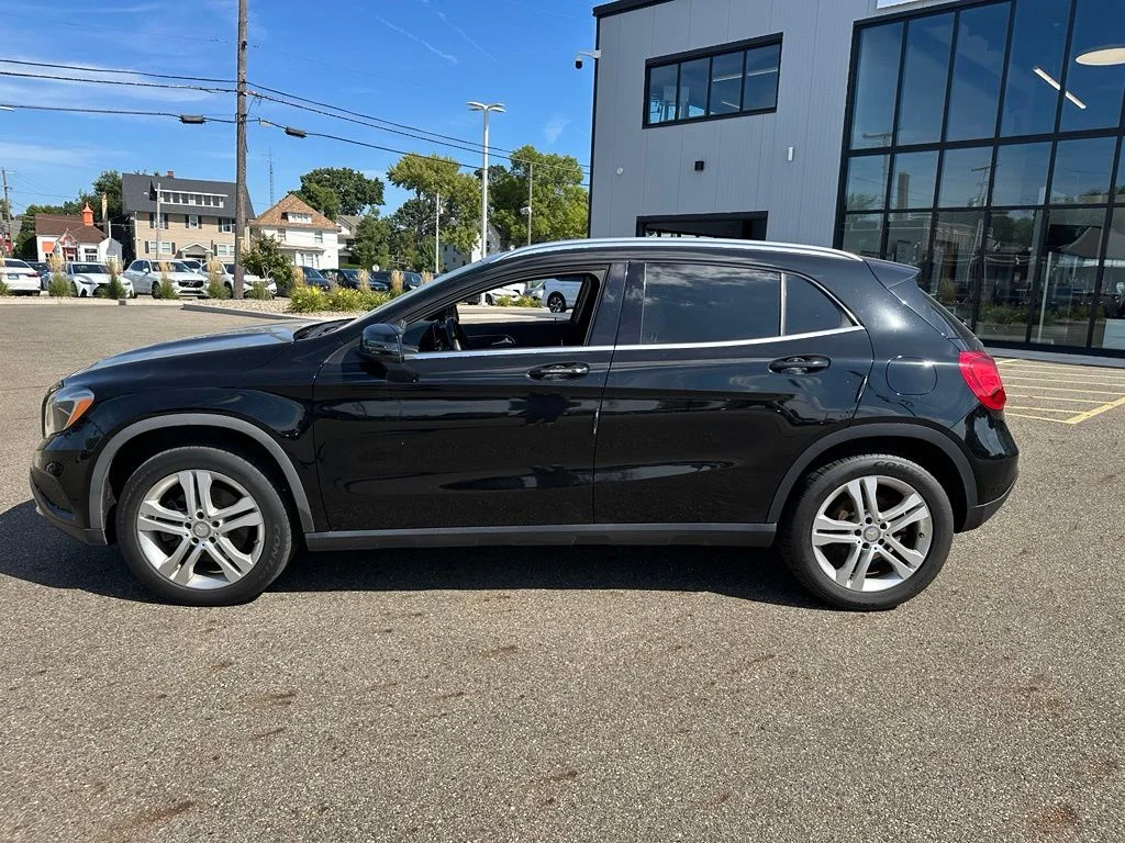 Used 2015 Black Mercedes-Benz GLA 250 image 8