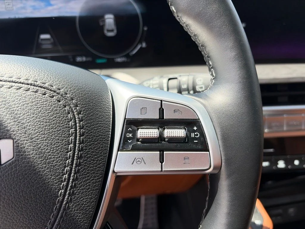 Used 2025 Black Kia SX-Prestige X-Line image 31
