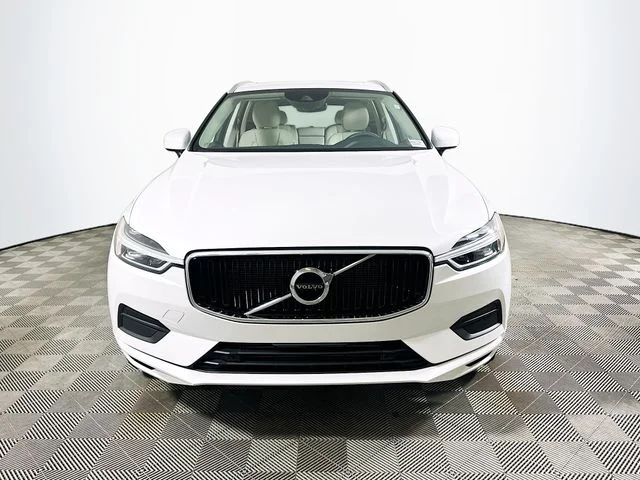 Certified Used 2020 White Volvo T5 Momentum image 8