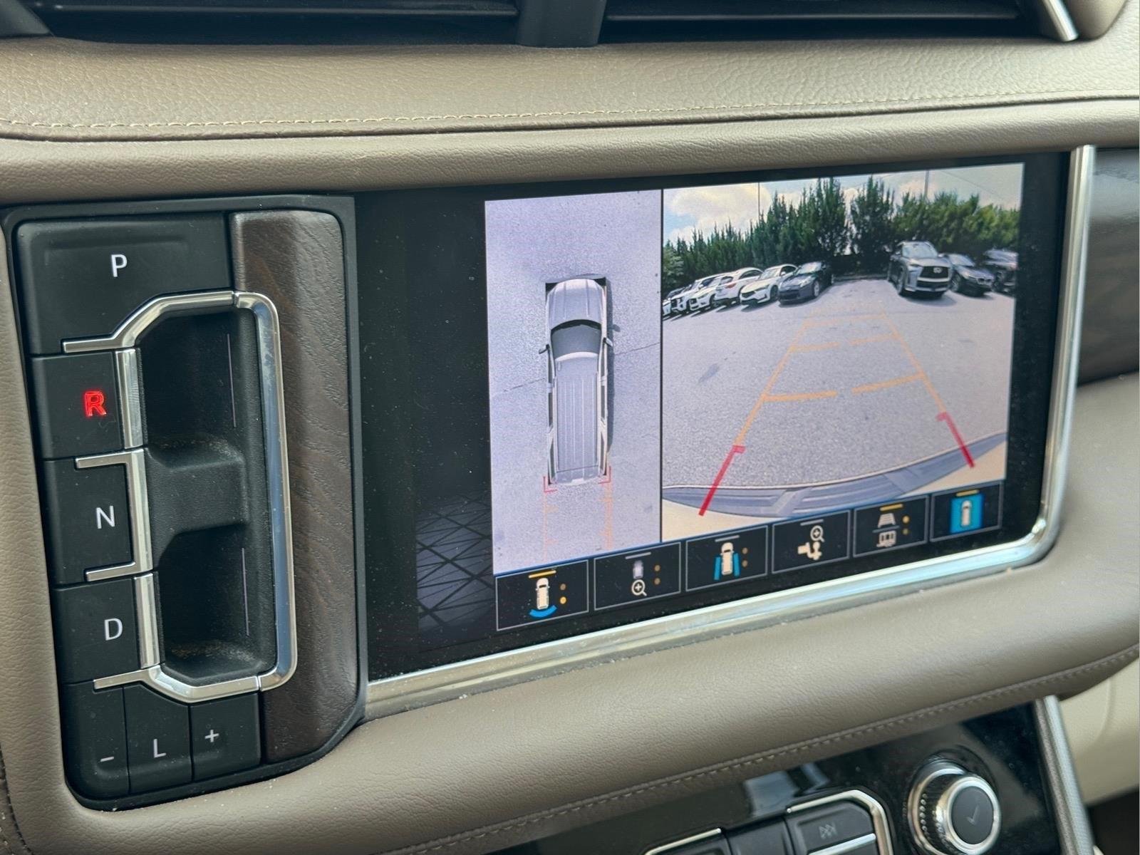 Used 2022 White Frost Tricoat GMC Denali image 31