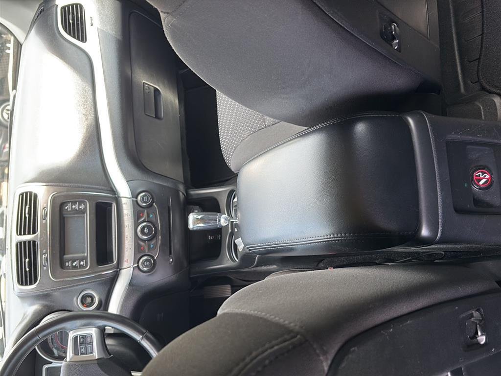 Used 2019 Granite Pearlcoat Dodge SE image 11