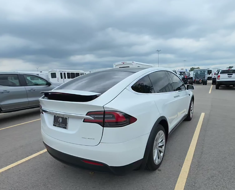 Used 2020 White Tesla Long Range image 4