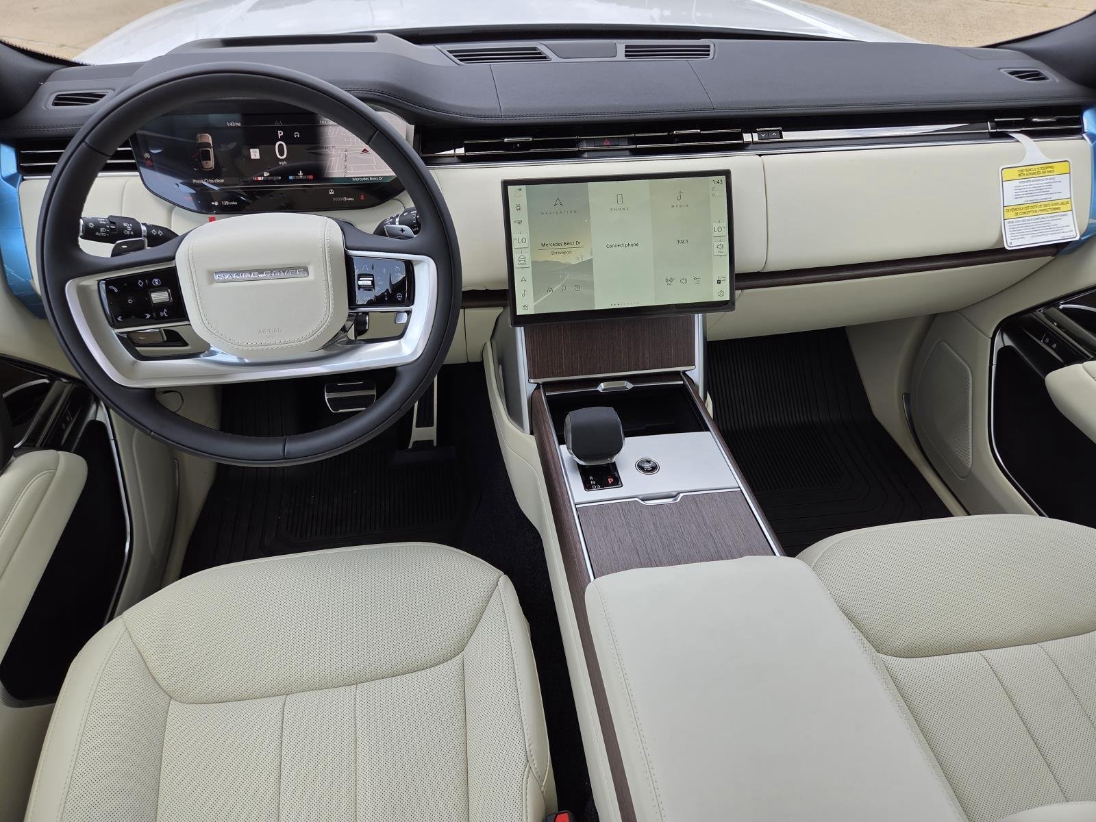 New 2026 Ostuni Pearl White LAND ROVER SE 7 Seats image 16
