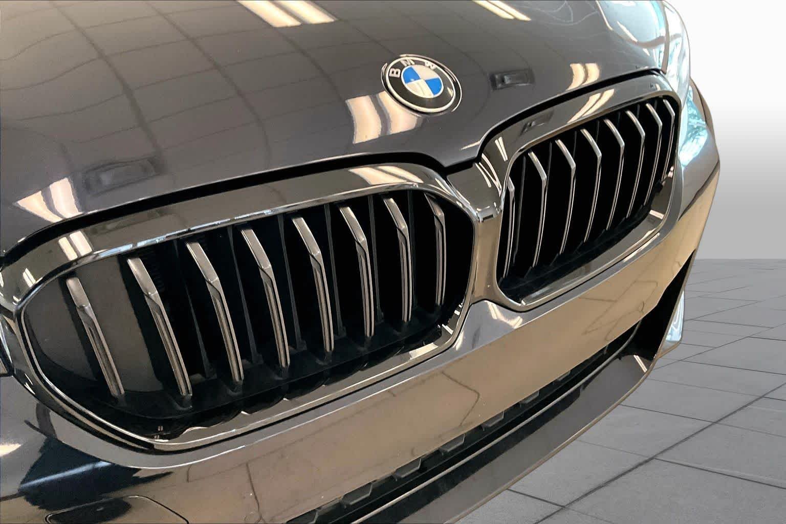 Used 2021 Carbon Black Metallic BMW 530i image 27