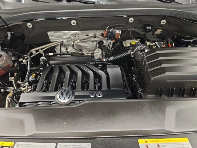 Used 2023 Deep Black Pearl Effect Volkswagen 3.6L V6 SEL Premium R-Line image 39