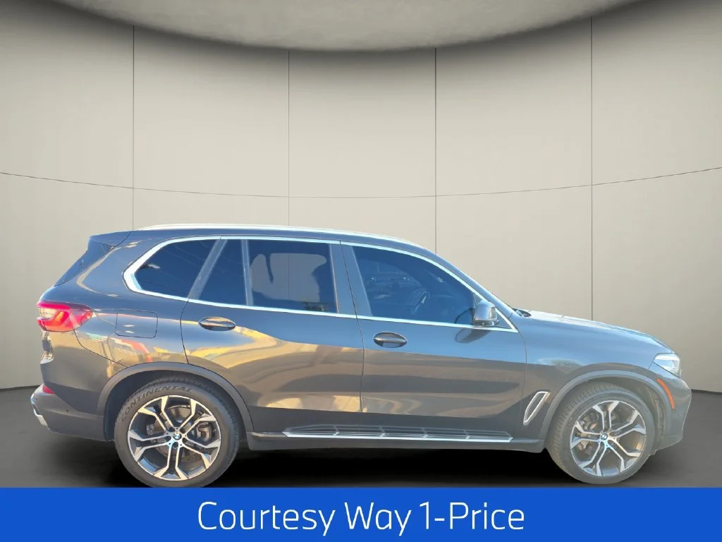 Used 2020 Gray BMW sDrive40i image 11
