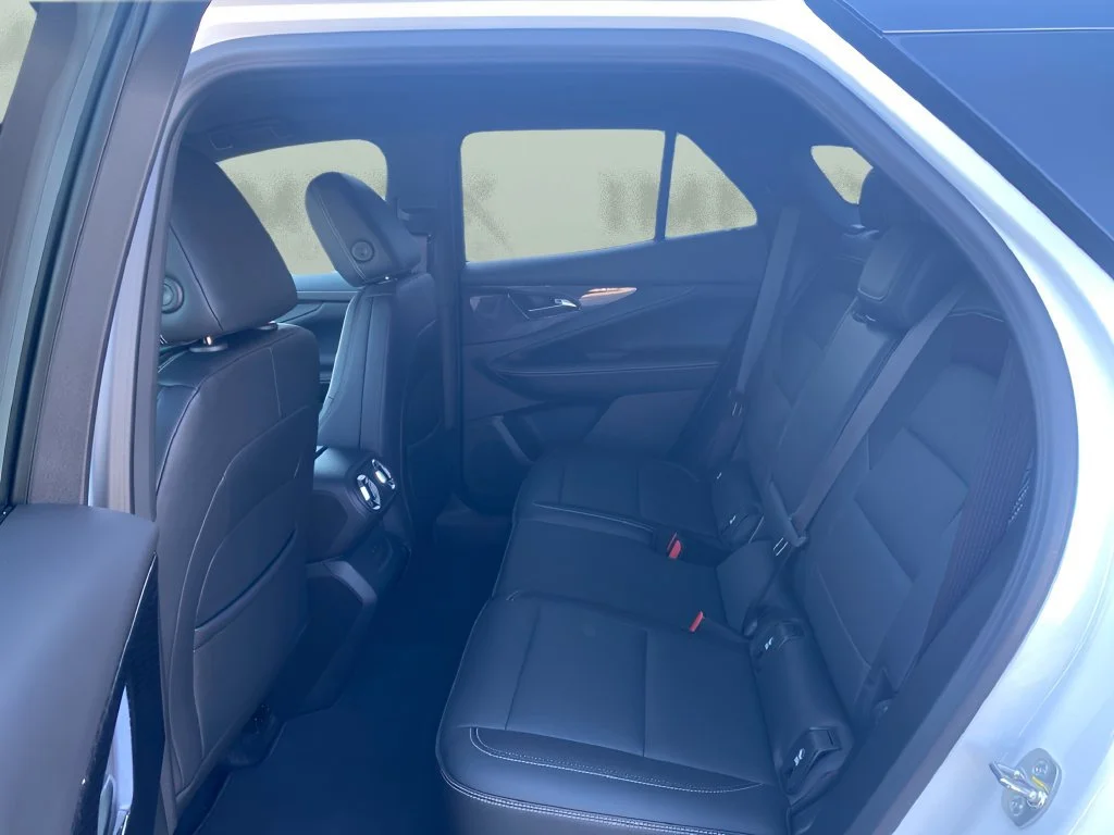 Used 2024 Summit White Chevrolet LT image 13