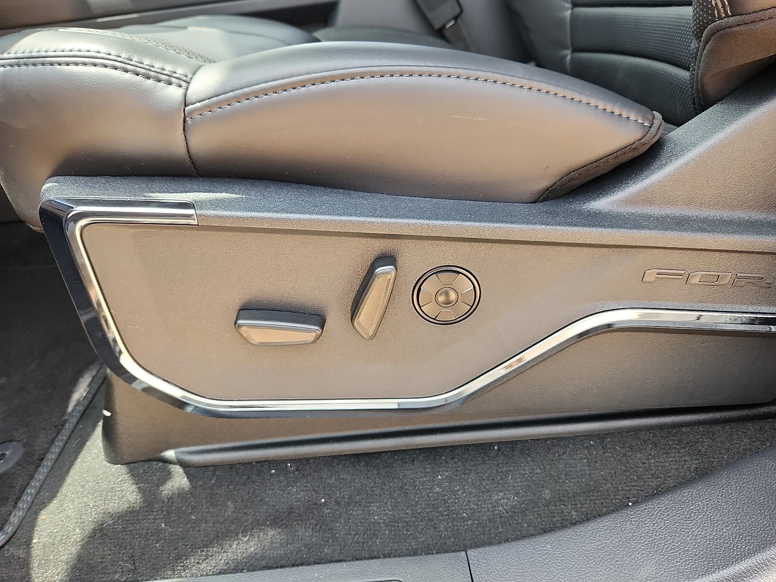 New 2026 Carbonized Gray Metallic Ford F-350® Platinum® image 16