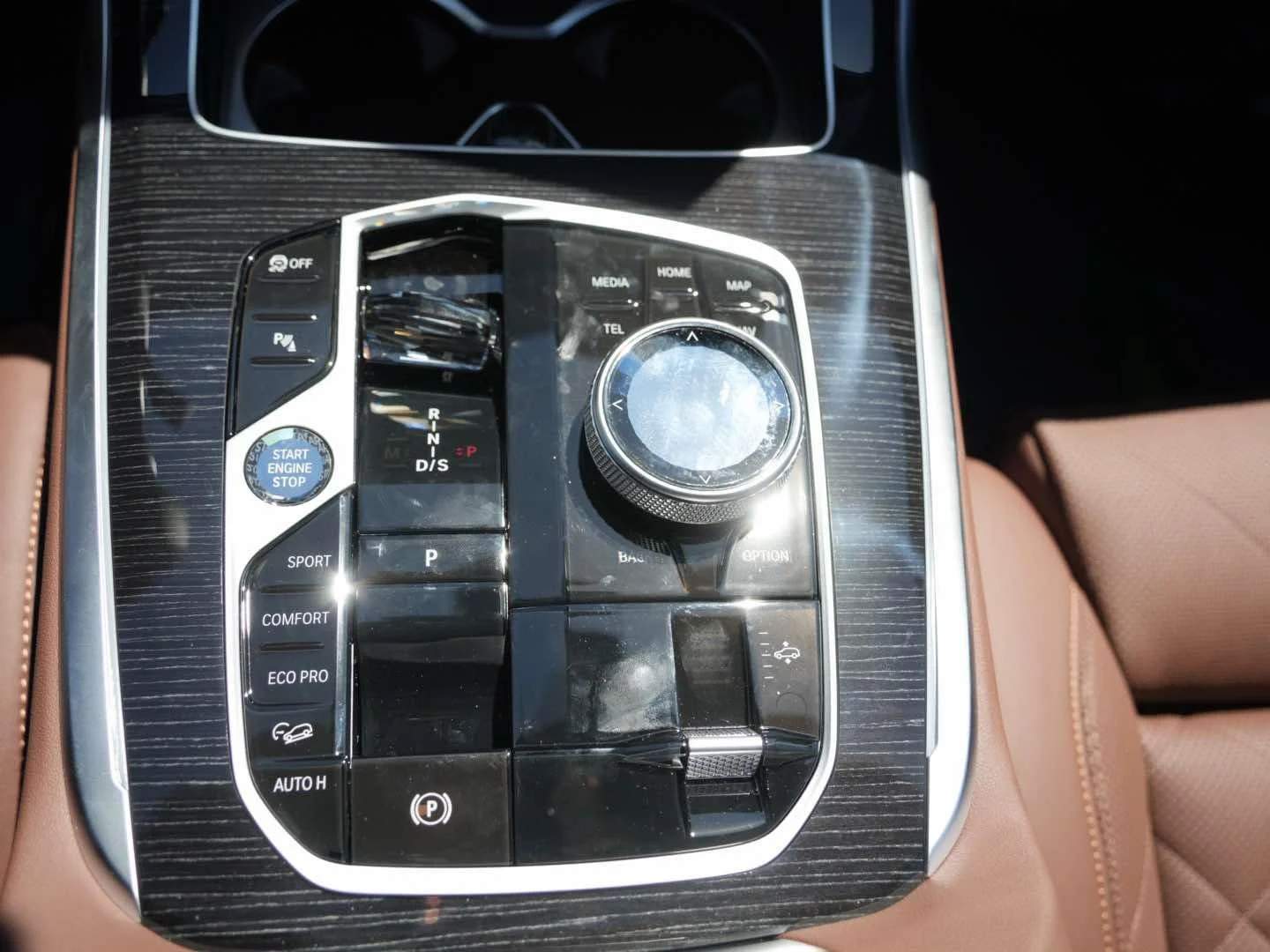 New 2027 Mineral White Metallic BMW xDrive40i image 14