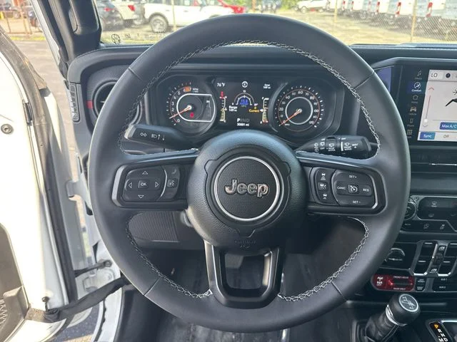 Used 2025 White Jeep Rubicon image 13