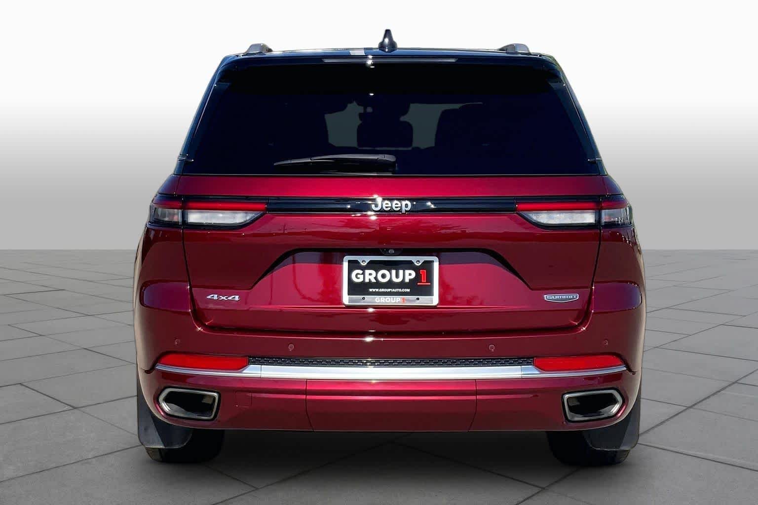 Used 2022 Velvet Red Pearlcoat Jeep Summit image 4