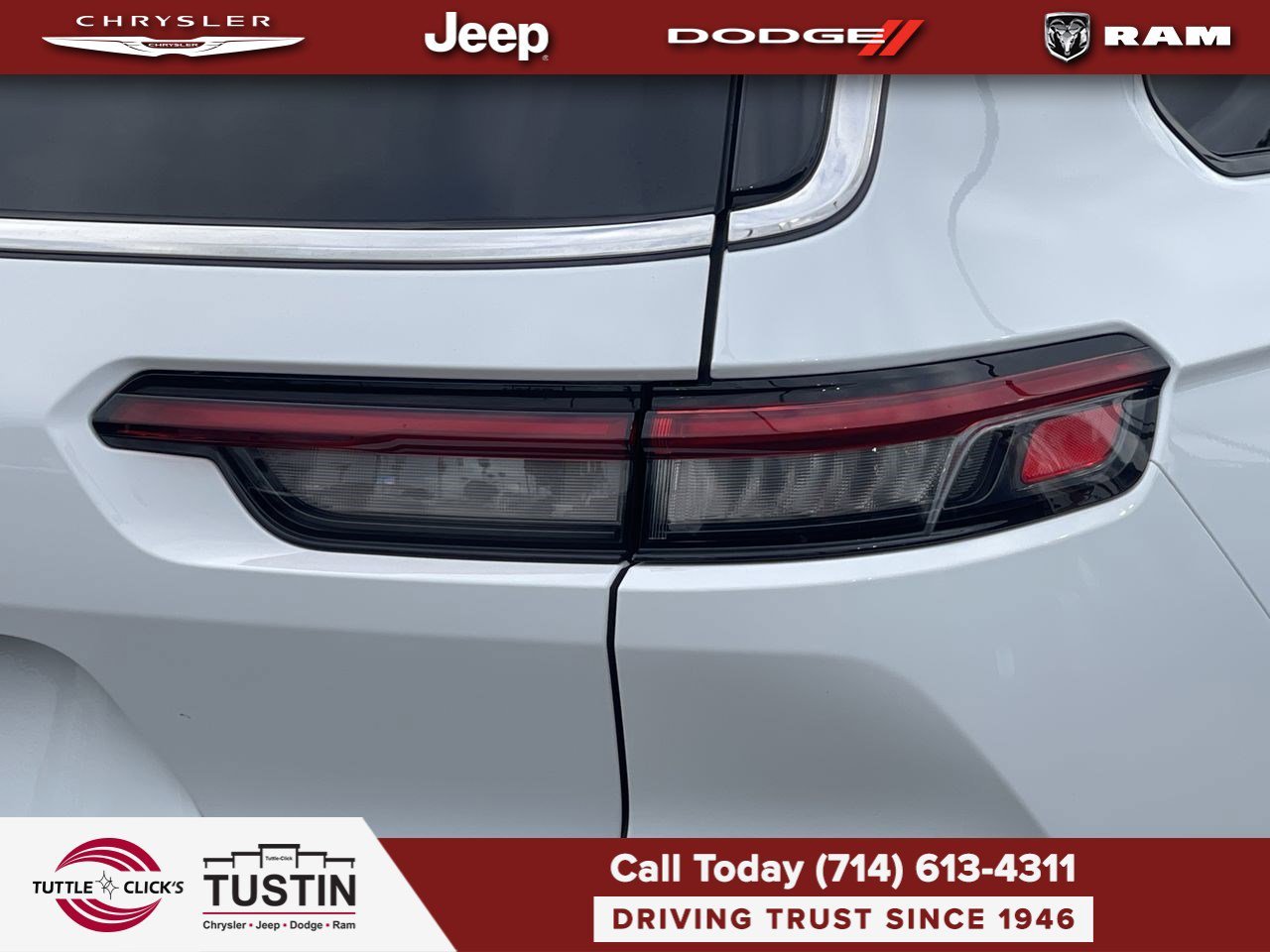 Used 2023 Bright White Clearcoat Jeep Laredo image 9
