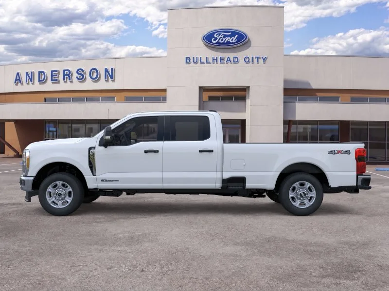 New 2026 Oxford White Ford XLT image 3