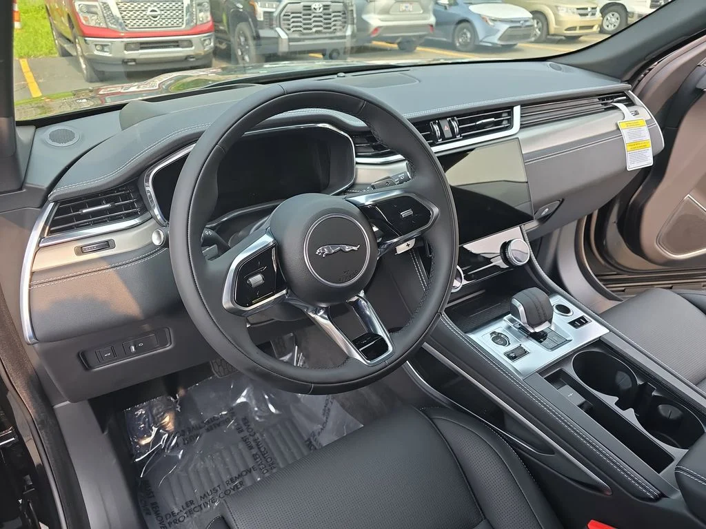 2026 Jaguar F-Pace R-Dynamic S - Photo 16