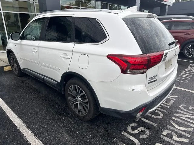 Used 2017  Mitsubishi GT image 4