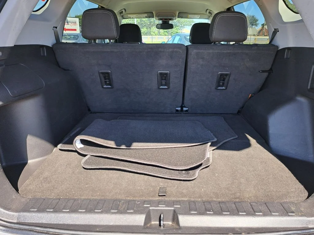 Used 2023 Silver GMC SLE image 25