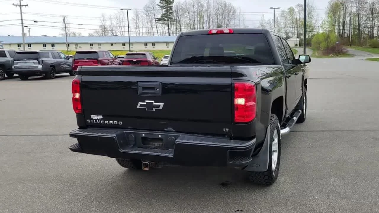 Used 2018 Black Chevrolet LT image 9