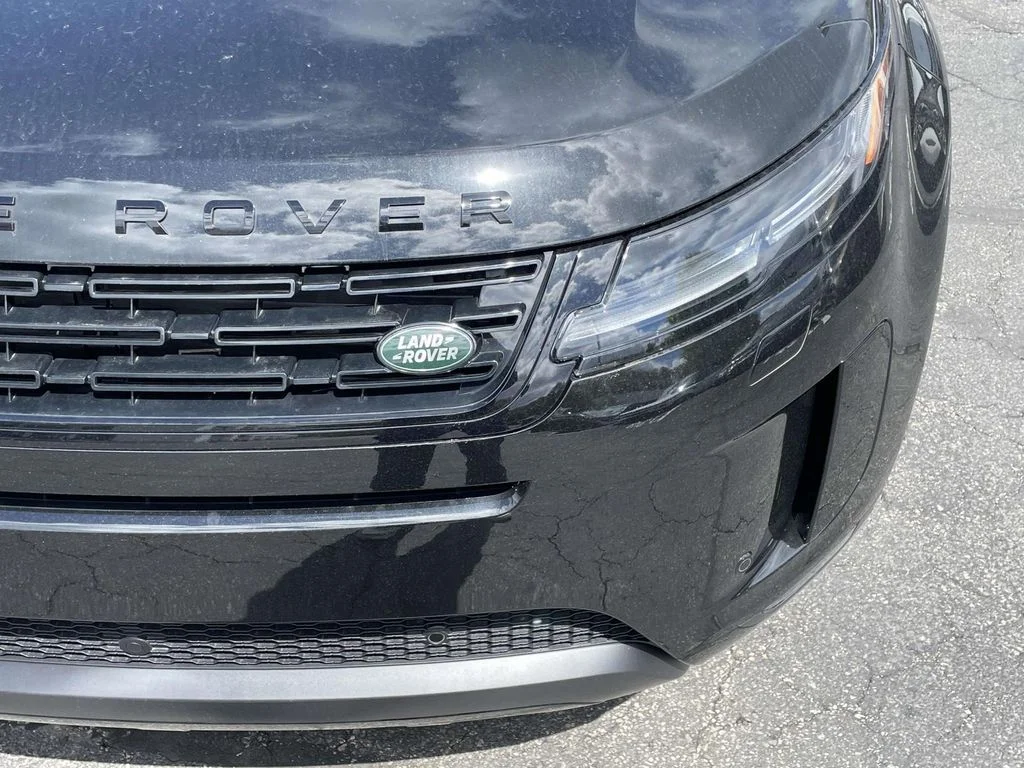 New 2026 Santorini Black Land Rover S image 7
