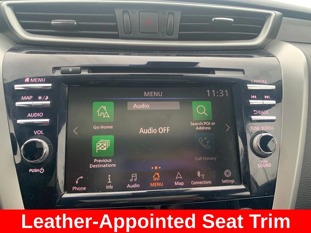 Used 2020 White Nissan SL image 25