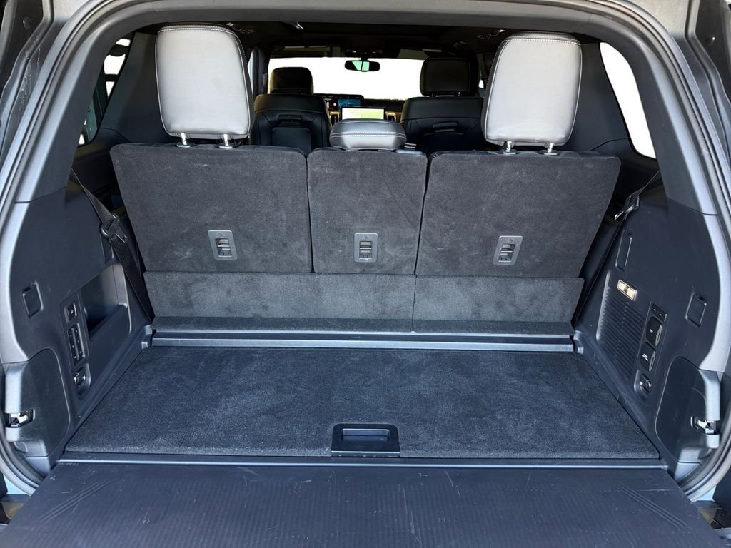 Used 2025 Gray Ford Platinum image 13