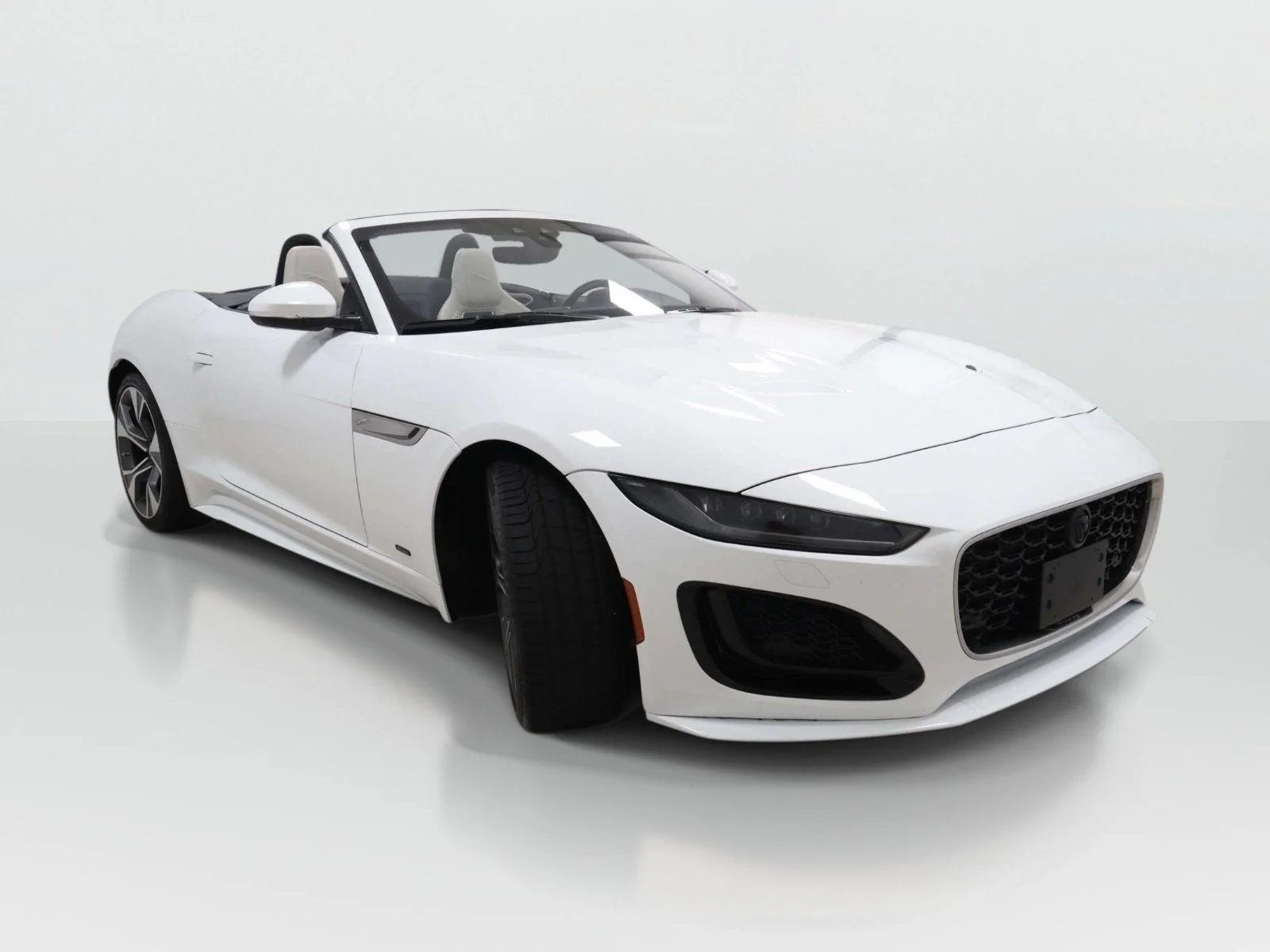 Used 2024 White Jaguar 75 image 7